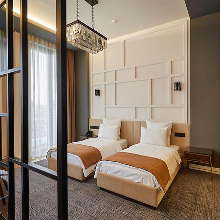 อคาบาเบียน โฮเต็ล Hotel เยเรวาน ภายนอก รูปภาพ A room at the hotel