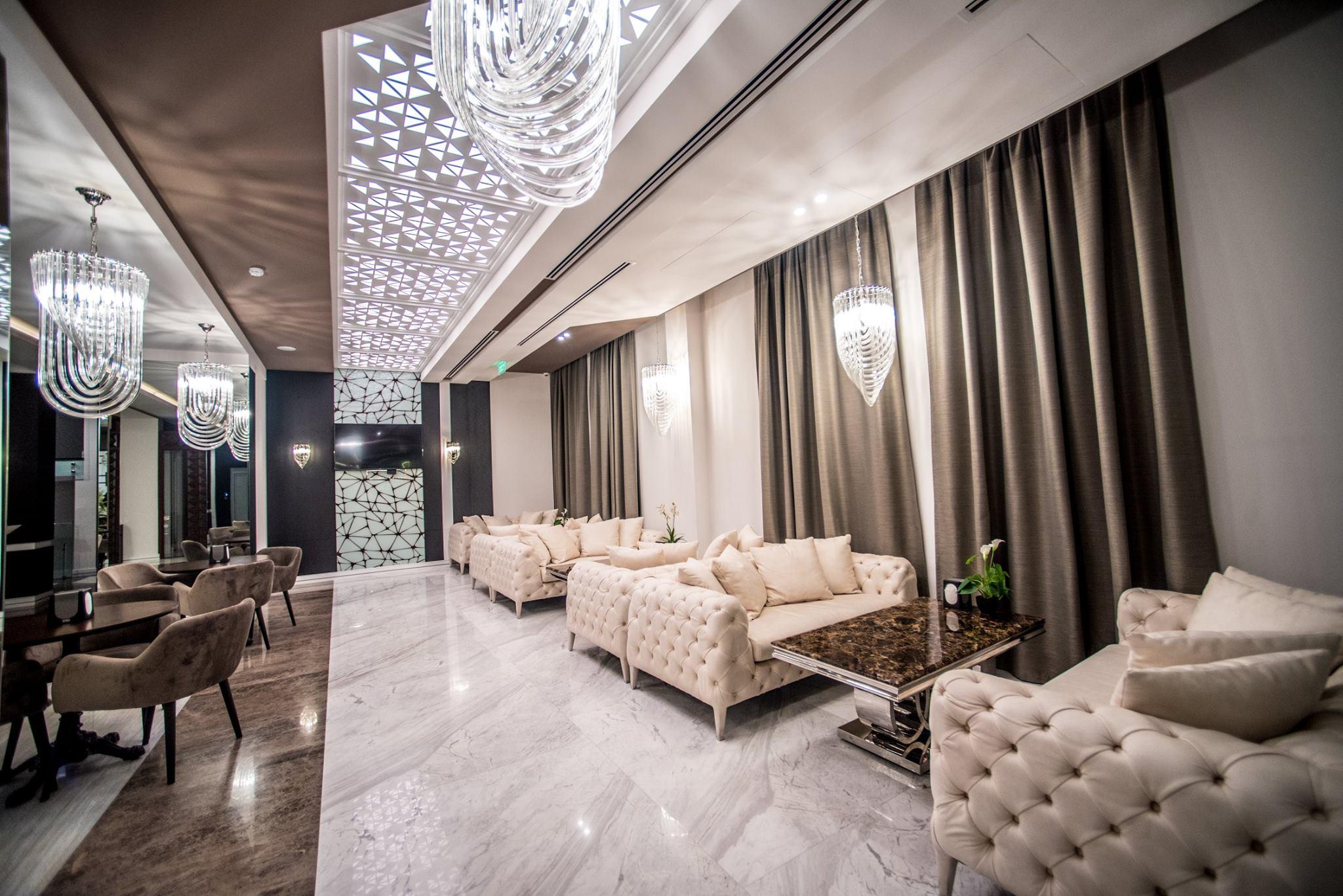 อคาบาเบียน โฮเต็ล Hotel เยเรวาน ภายนอก รูปภาพ The lobby of the hotel