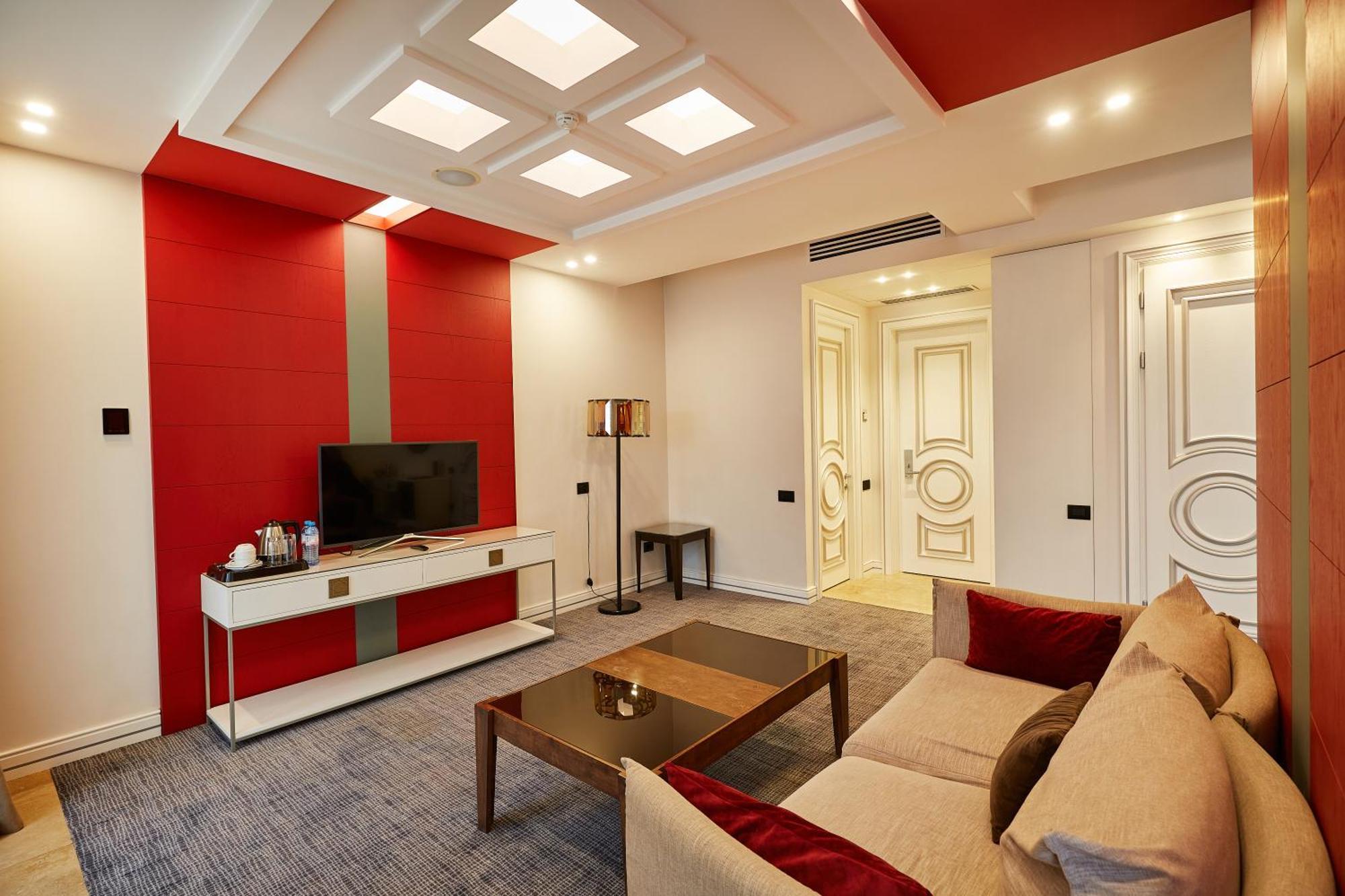 อคาบาเบียน โฮเต็ล Hotel เยเรวาน ภายนอก รูปภาพ A suite at the hotel