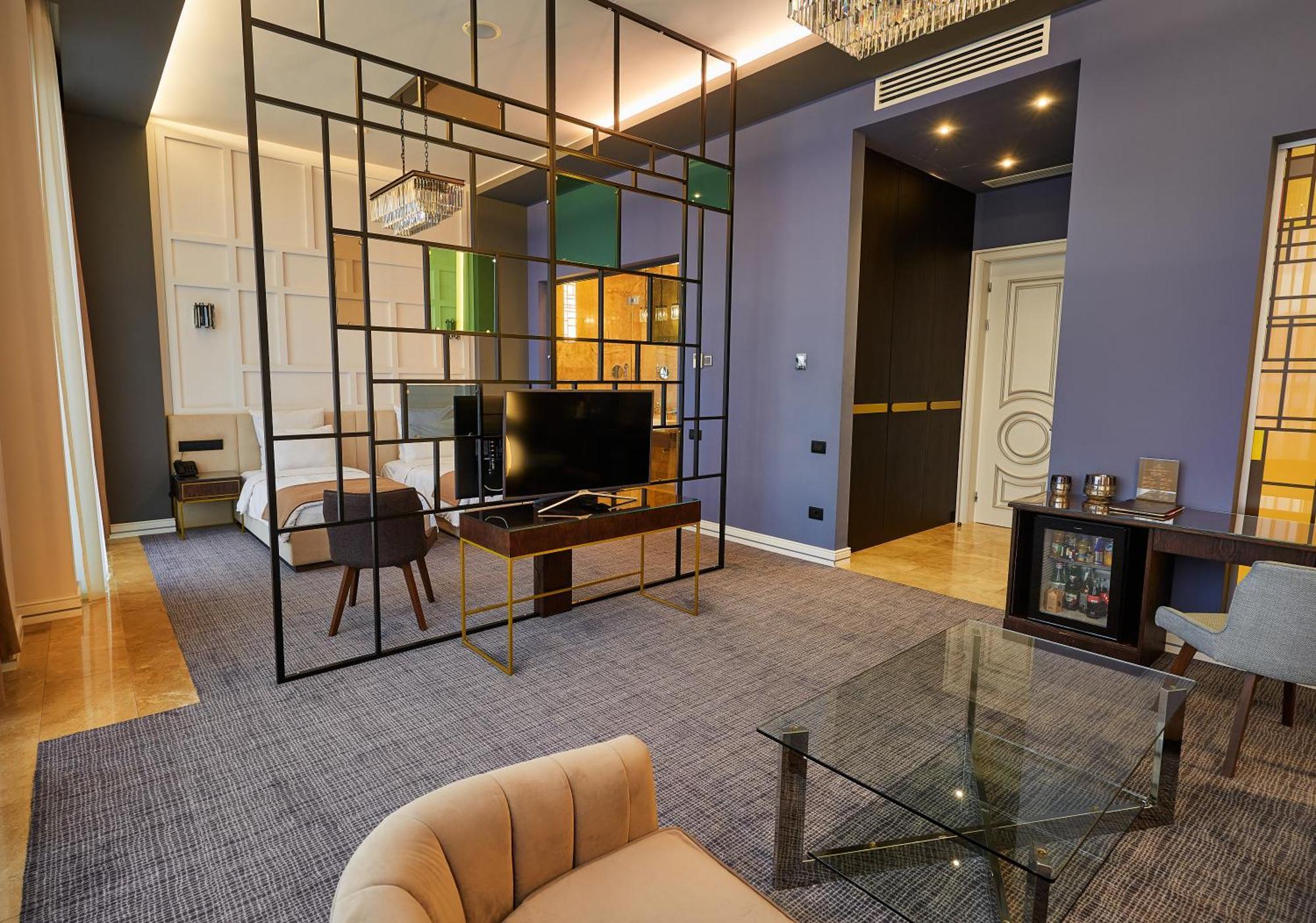 อคาบาเบียน โฮเต็ล Hotel เยเรวาน ภายนอก รูปภาพ Suite
