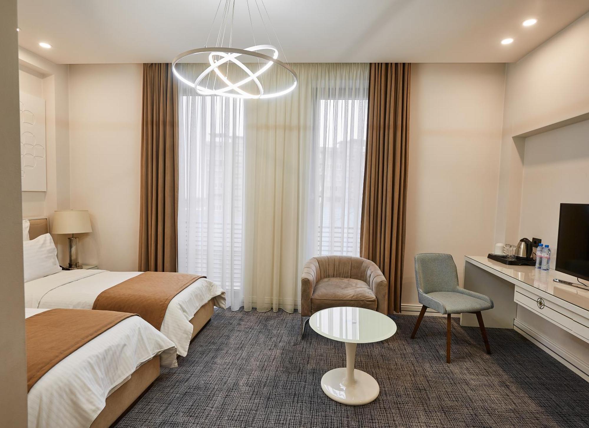 อคาบาเบียน โฮเต็ล Hotel เยเรวาน ห้อง รูปภาพ A room at the hotel