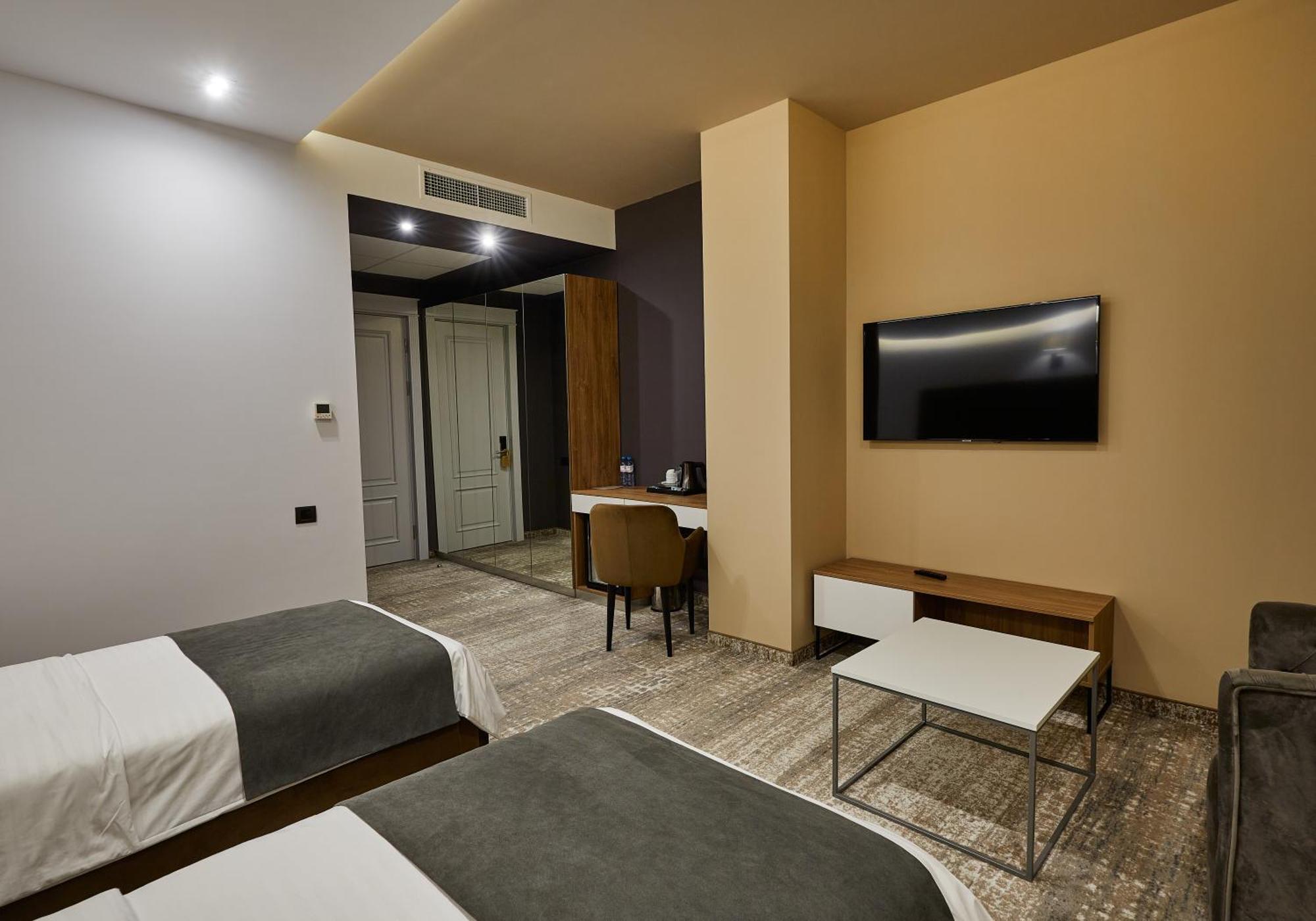 อคาบาเบียน โฮเต็ล Hotel เยเรวาน ห้อง รูปภาพ A room at the hotel
