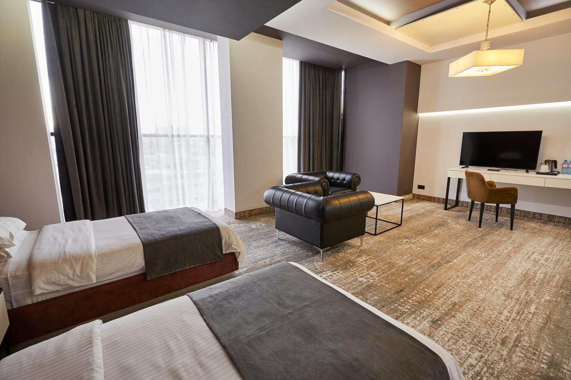 อคาบาเบียน โฮเต็ล Hotel เยเรวาน ห้อง รูปภาพ A room at the hotel