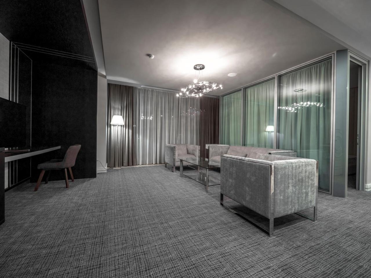 อคาบาเบียน โฮเต็ล Hotel เยเรวาน ภายนอก รูปภาพ Interior of the hotel