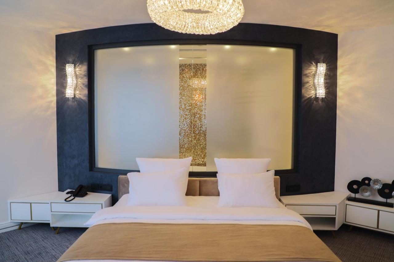 อคาบาเบียน โฮเต็ล Hotel เยเรวาน ภายนอก รูปภาพ A bedroom at the hotel
