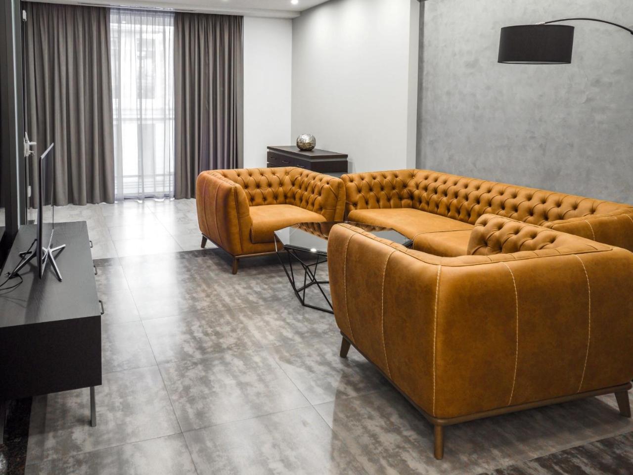อคาบาเบียน โฮเต็ล Hotel เยเรวาน ภายนอก รูปภาพ A 3D rendering of a living room