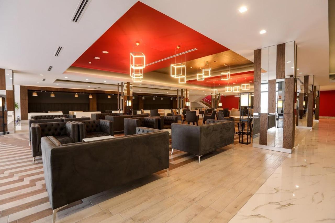อคาบาเบียน โฮเต็ล Hotel เยเรวาน ภายนอก รูปภาพ The lounge at the airport